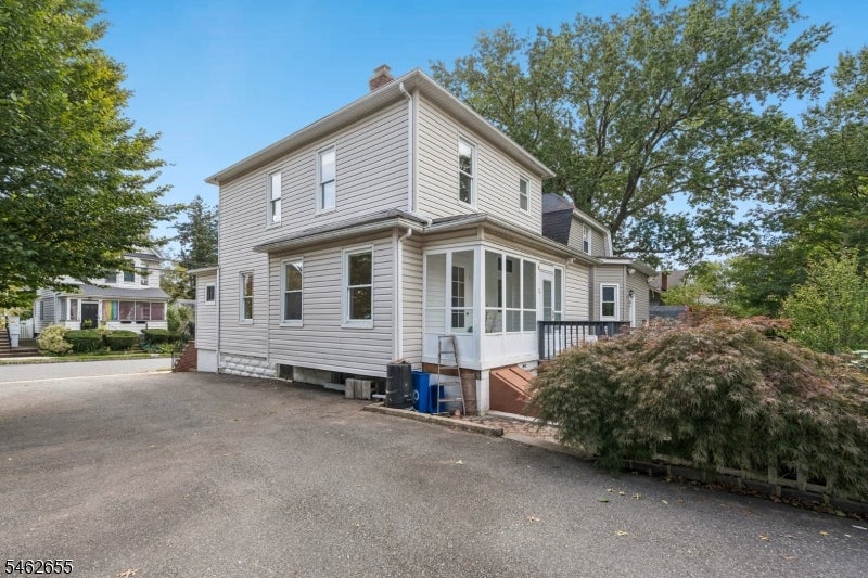 60 Franklin Ave