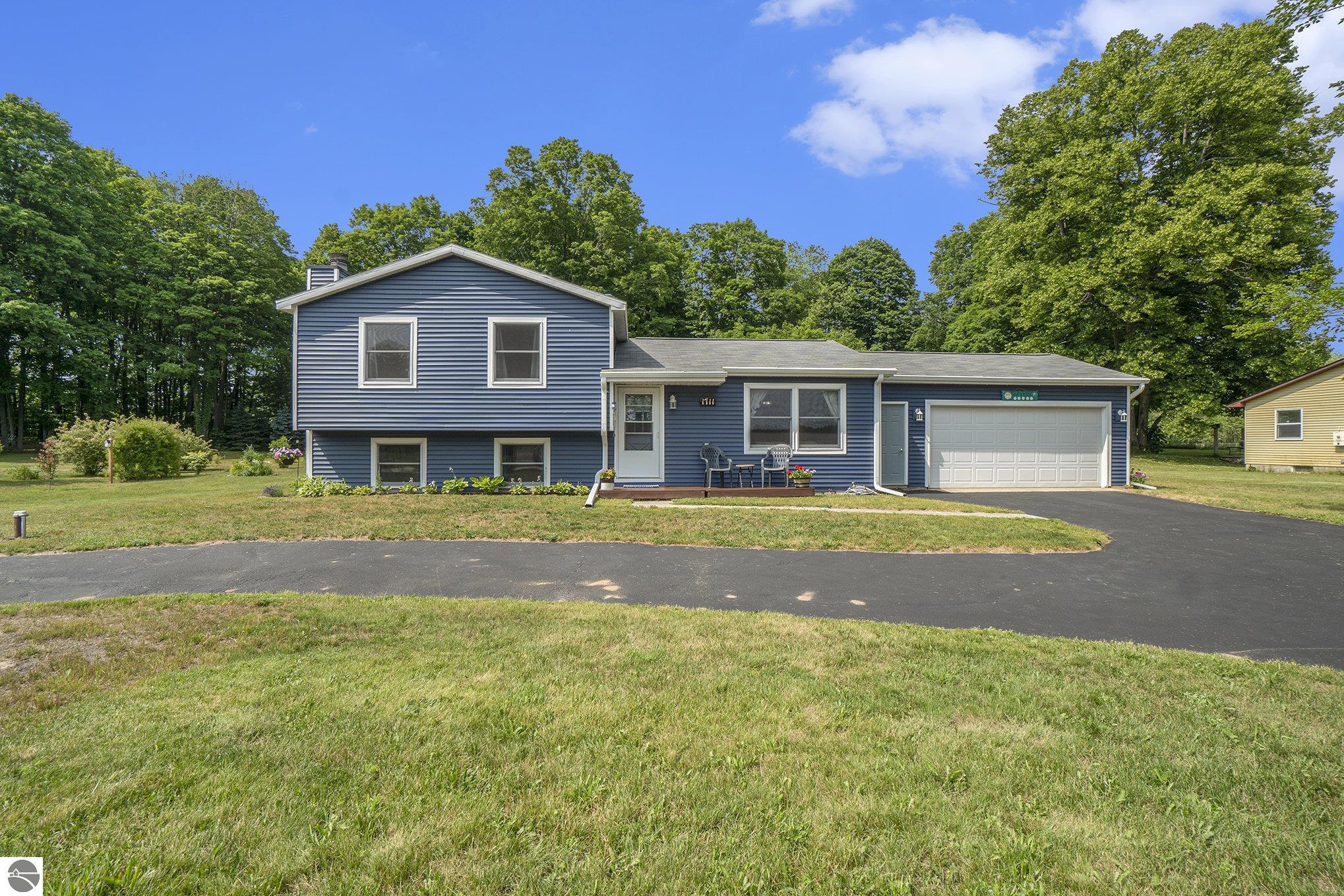 1711 Black Bark Lane