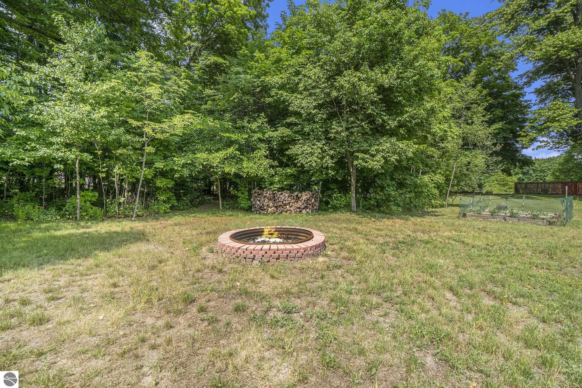 1711 Black Bark Lane