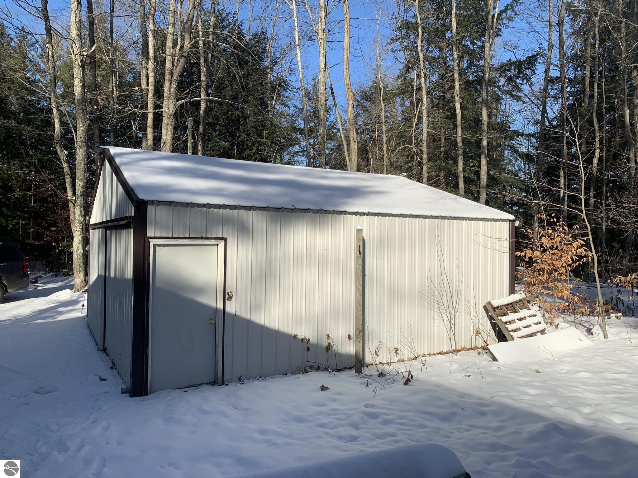 5085 Wintergreen Trail