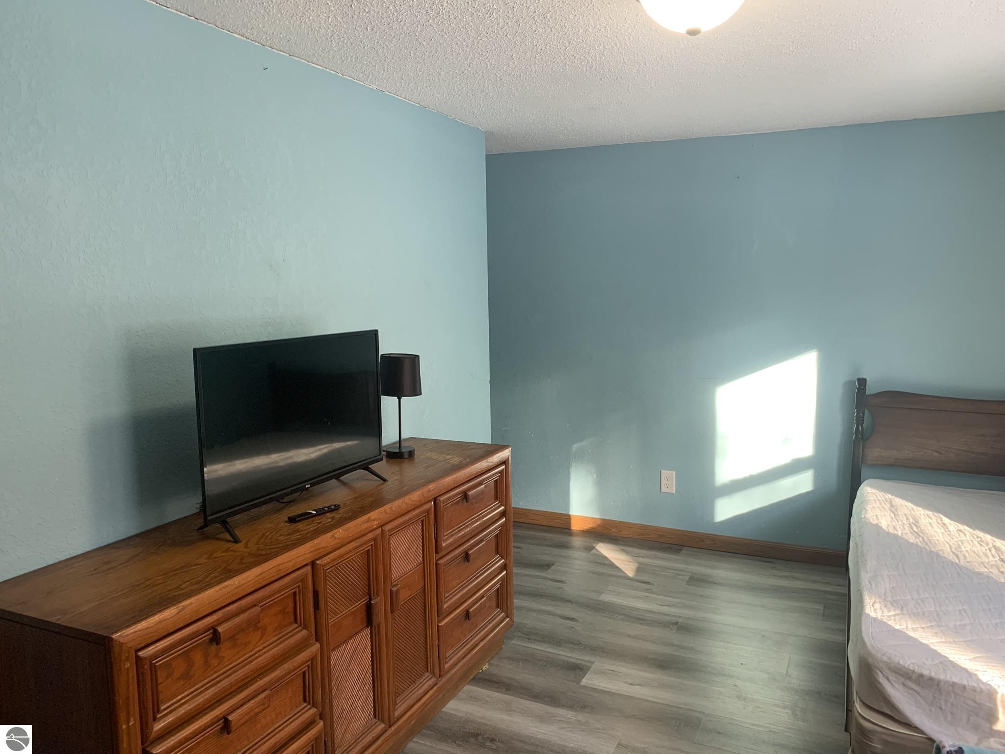 5085 Wintergreen Trail