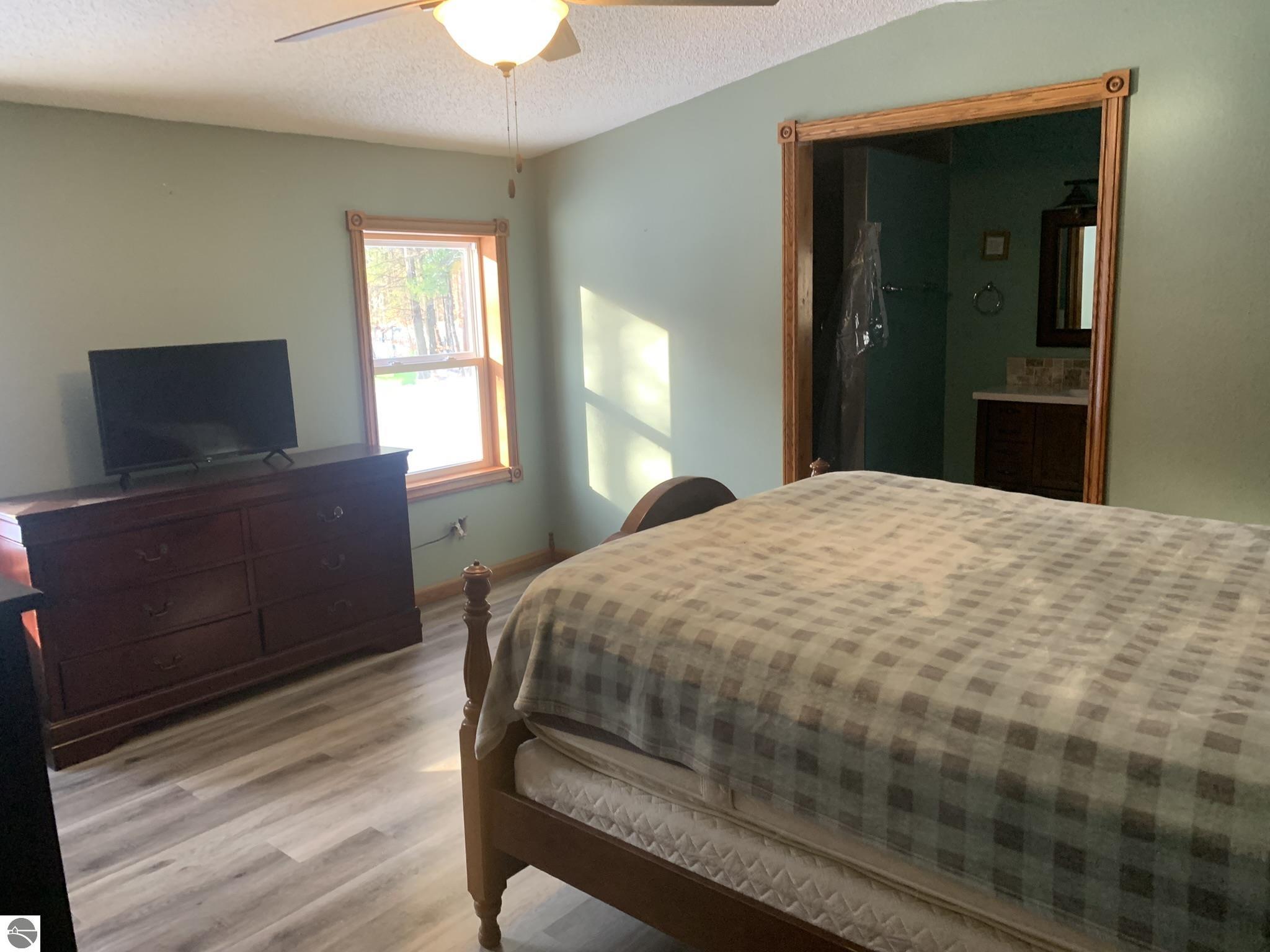 5085 Wintergreen Trail