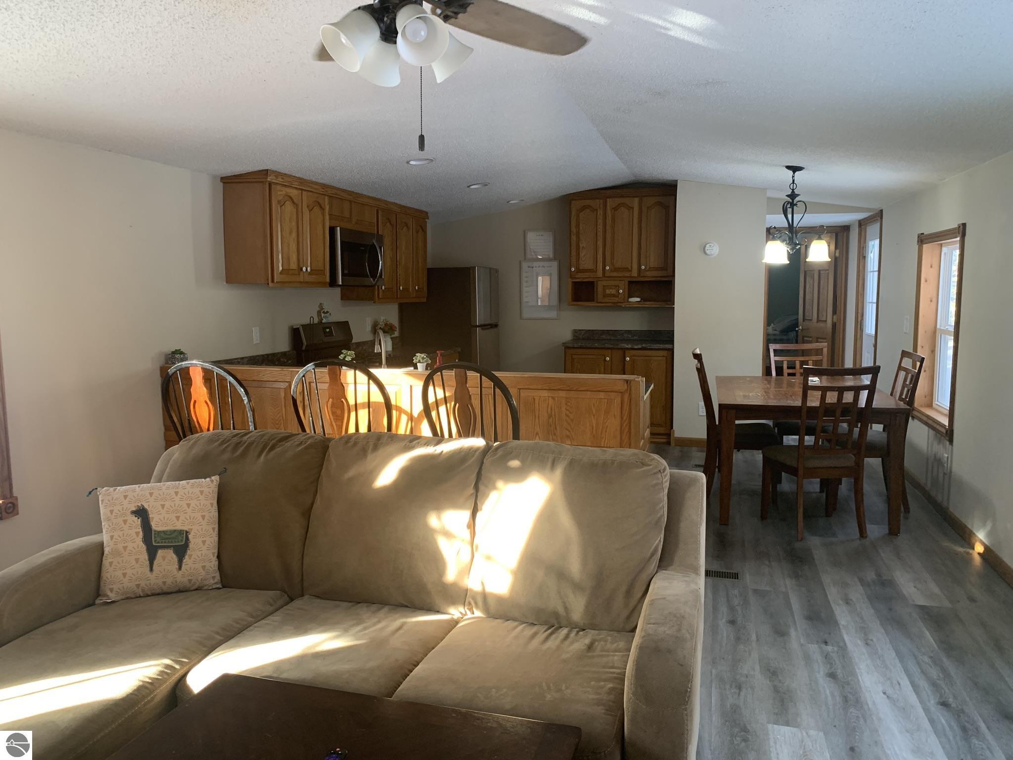 5085 Wintergreen Trail
