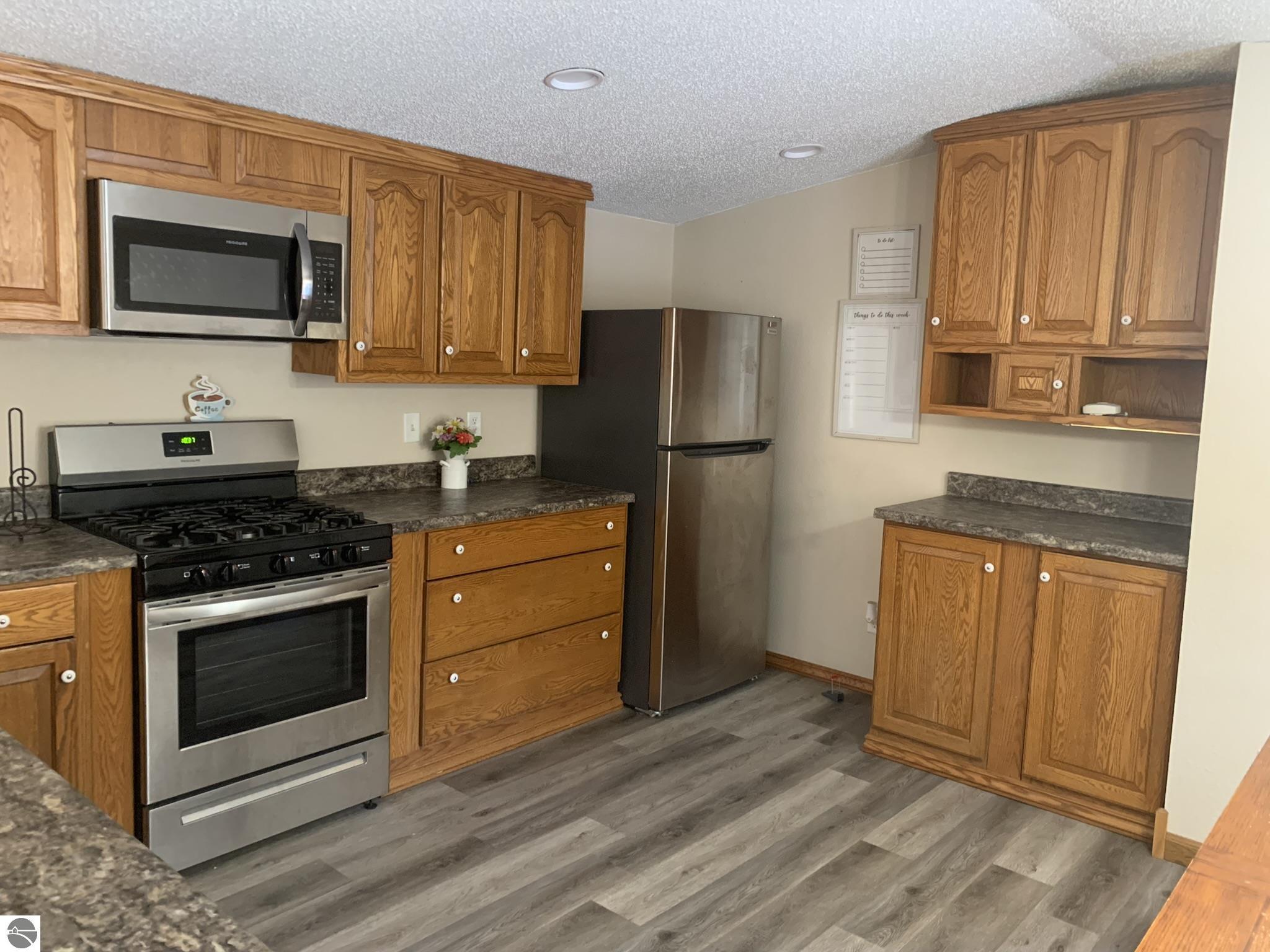 5085 Wintergreen Trail