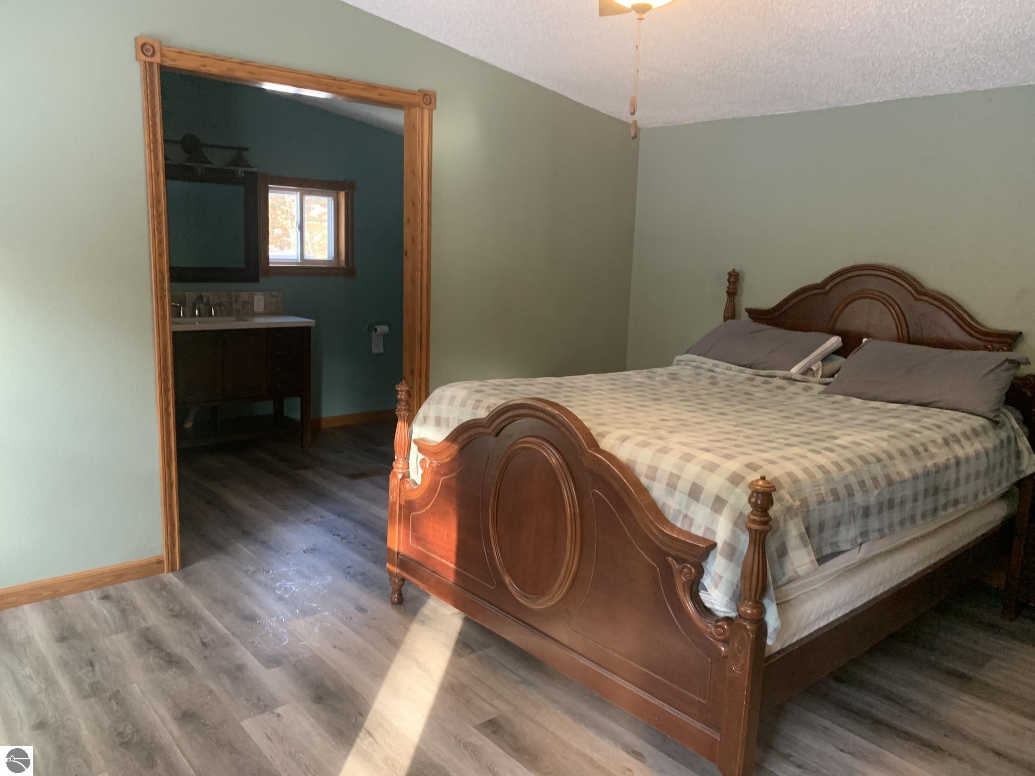 5085 Wintergreen Trail