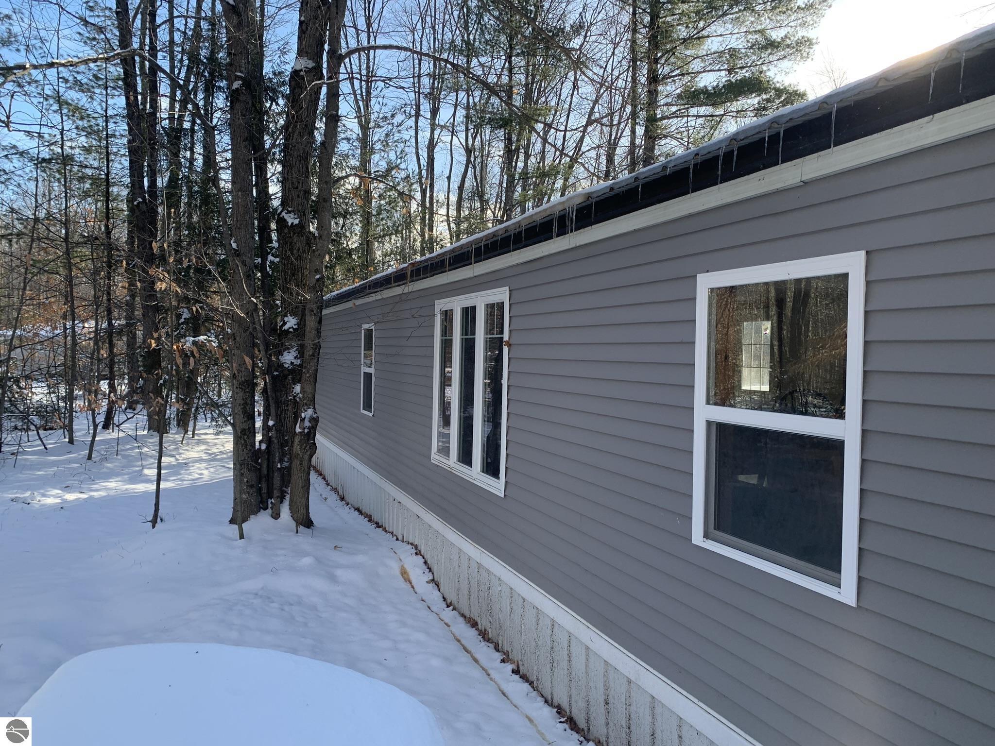 5085 Wintergreen Trail