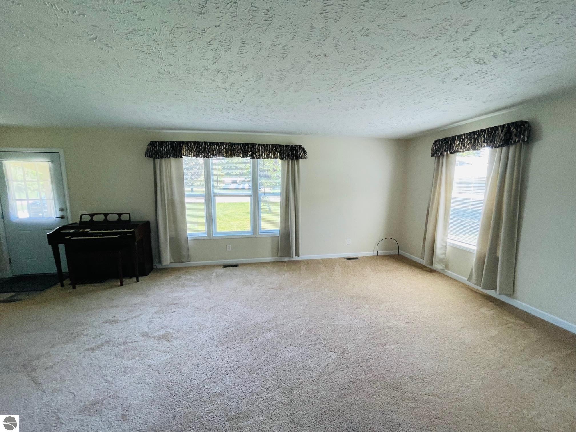 2915 N US-31 N