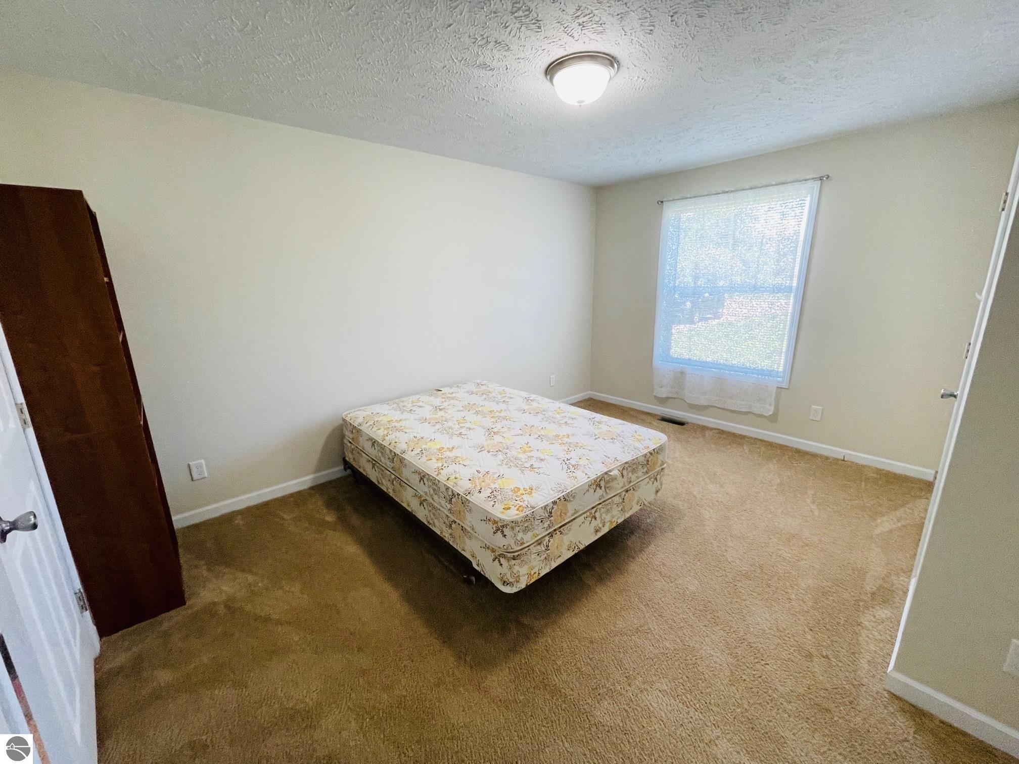 2915 N US-31 N