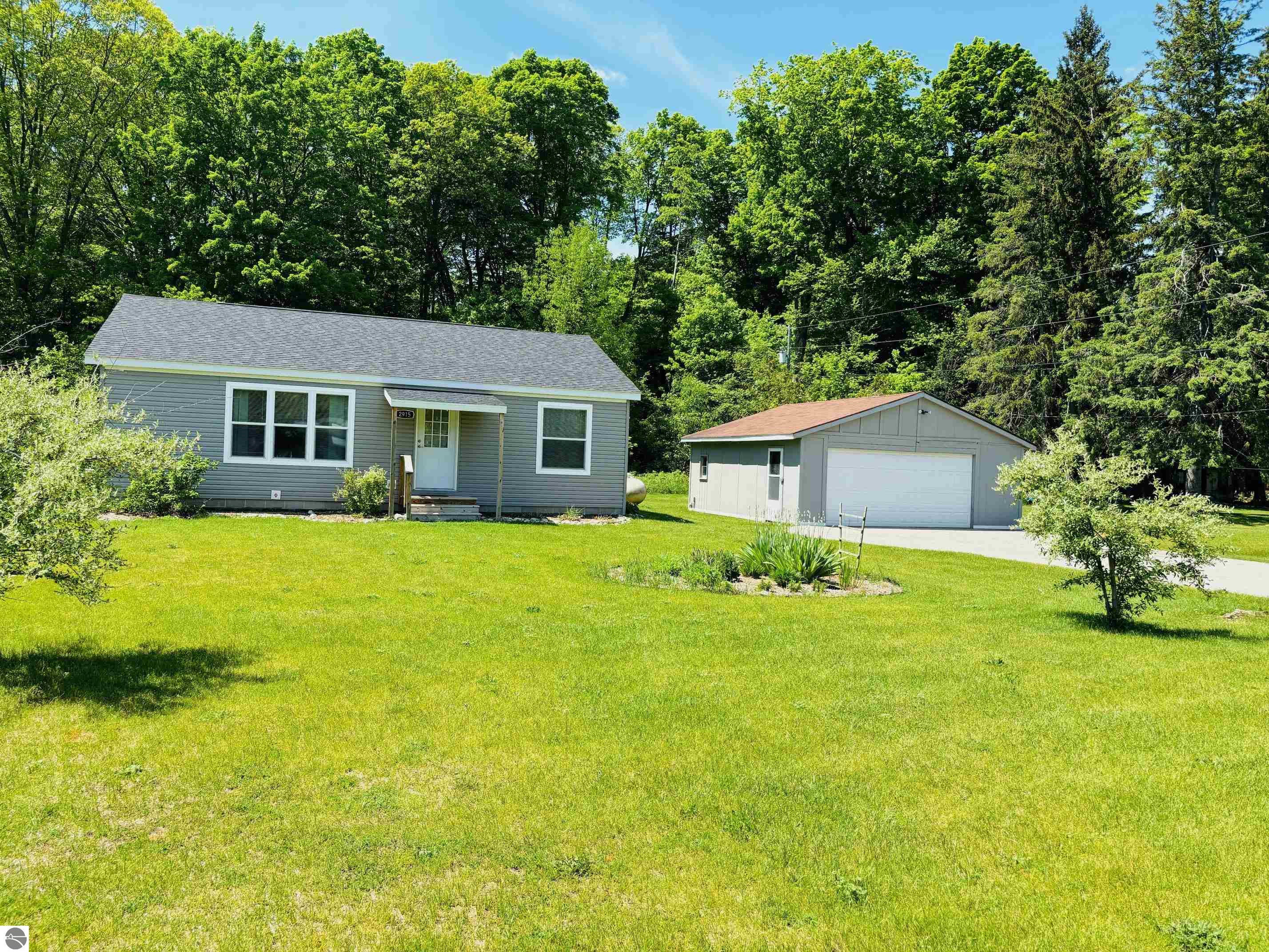 2915 N US-31 N