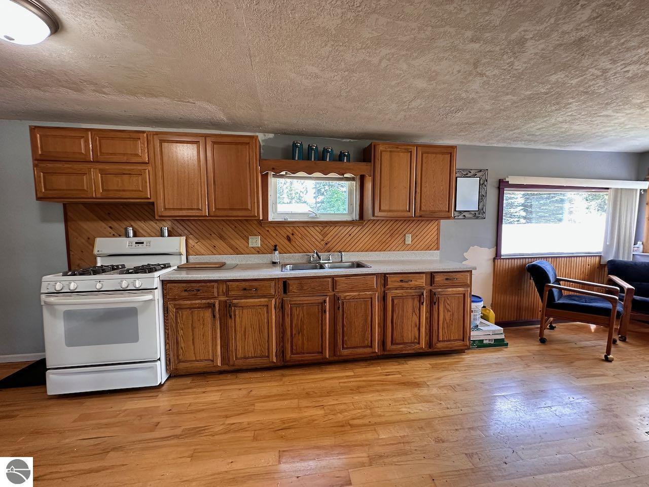 8872 Valley Road, Nw