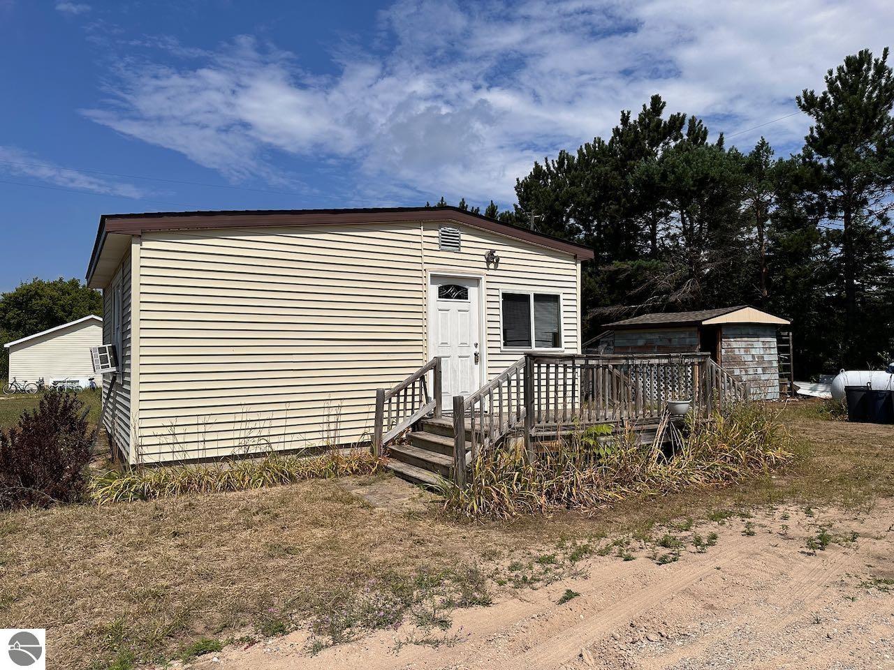 8872 Valley Road, Nw