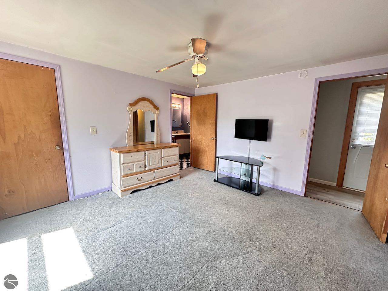8872 Valley Road, Nw