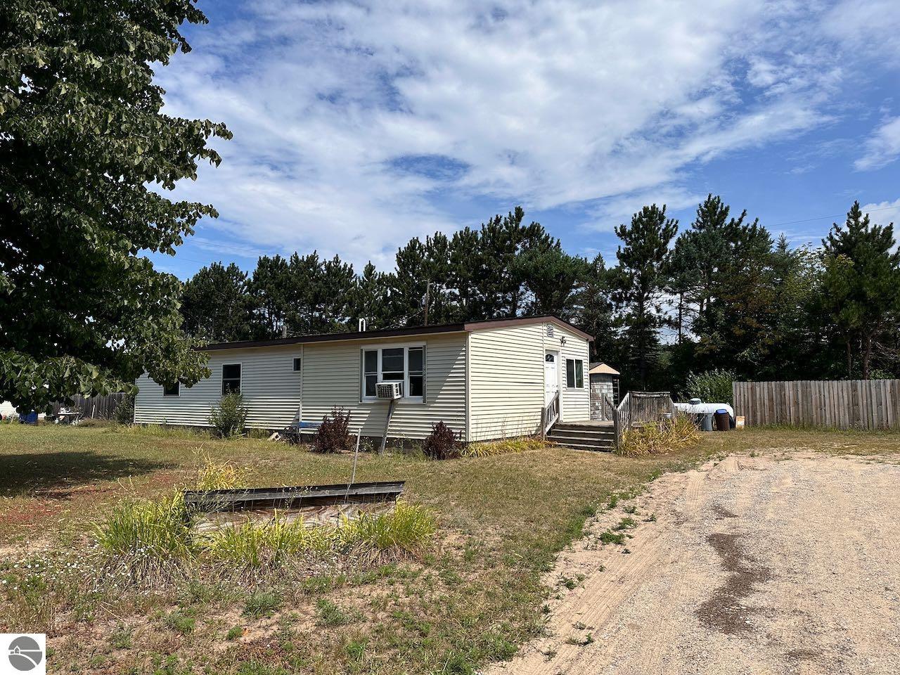8872 Valley Road, Nw