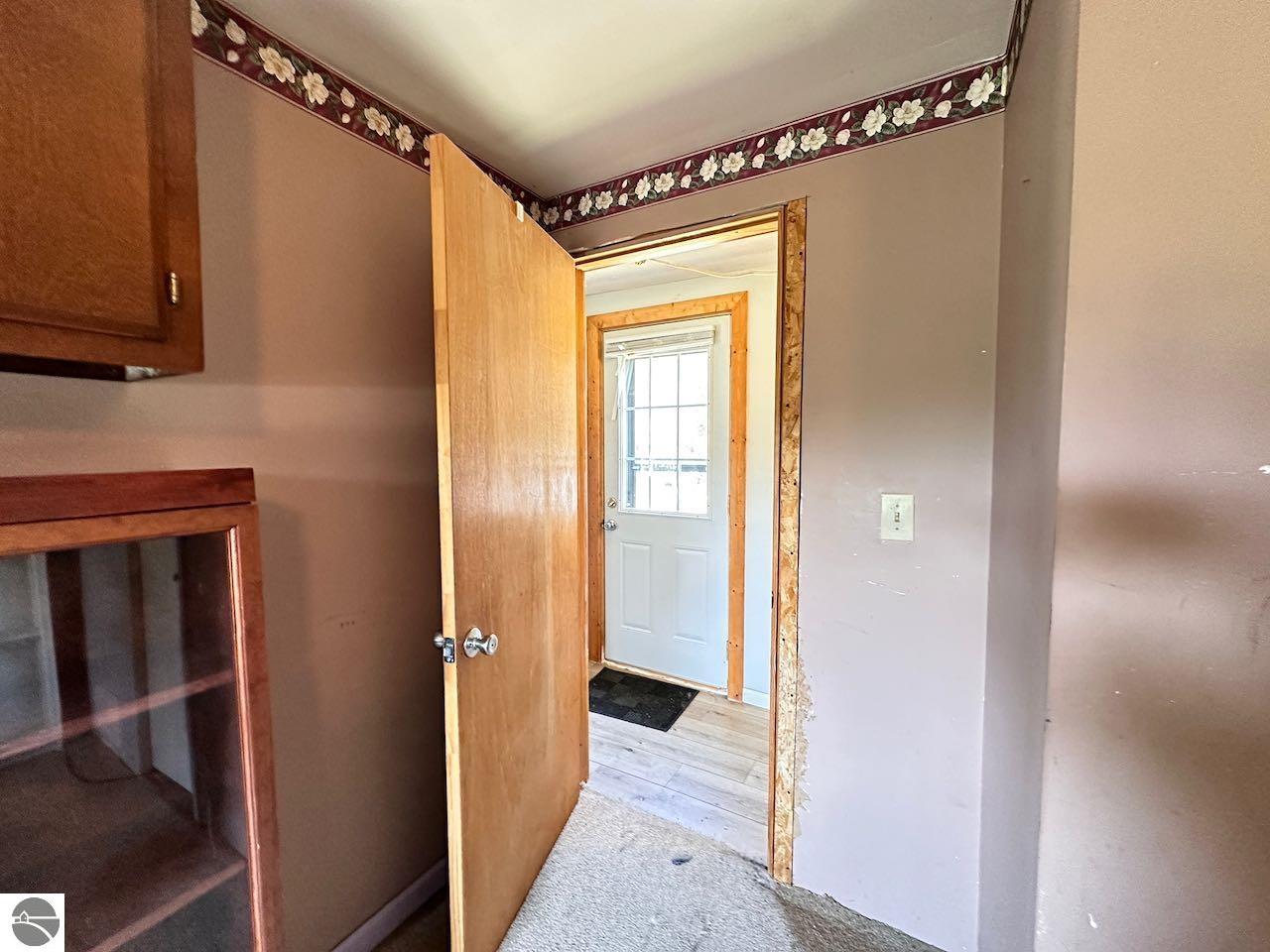 8872 Valley Road, Nw