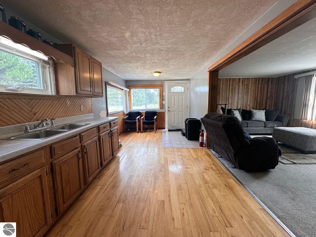 8872 Valley Road, Nw