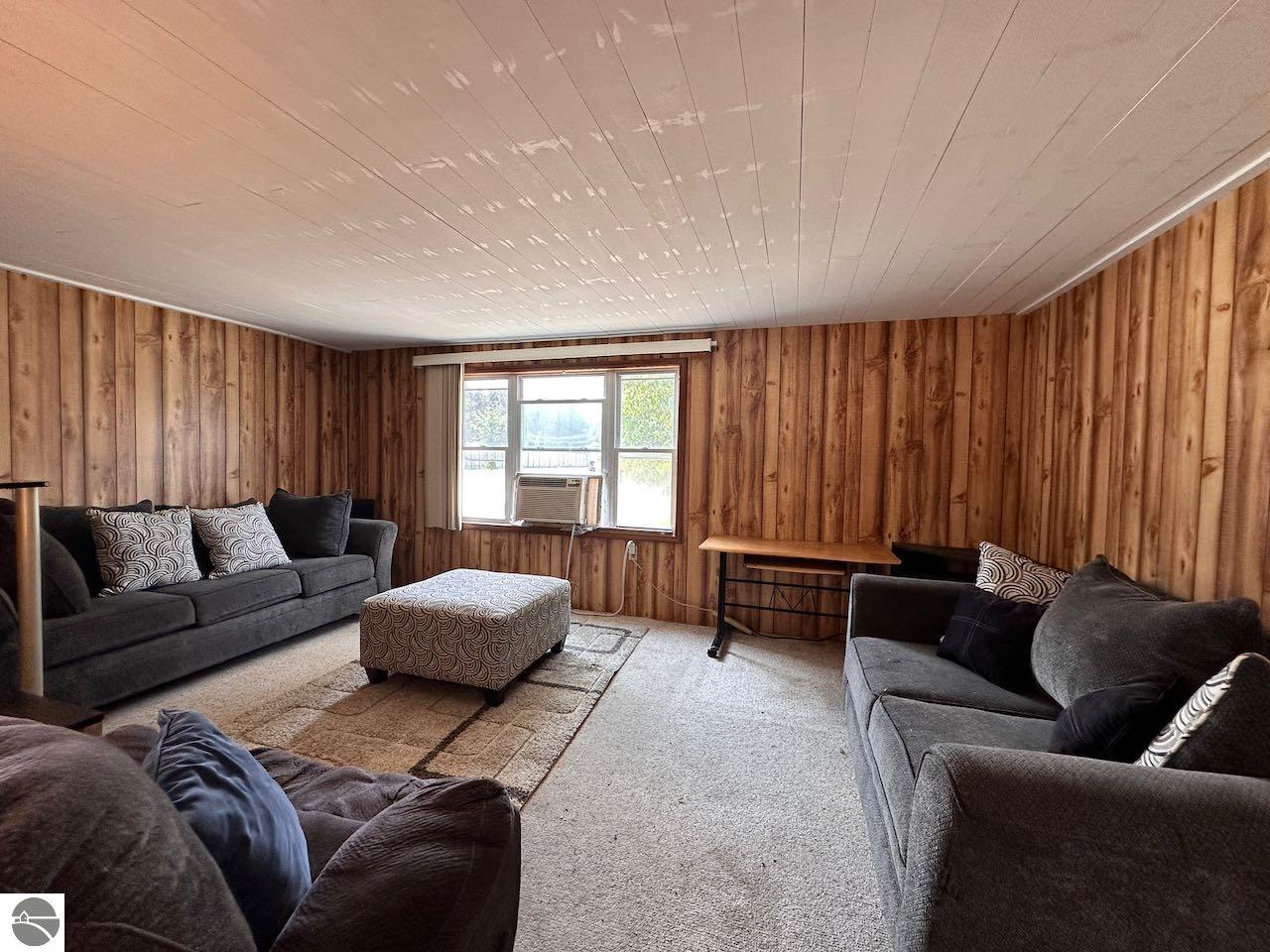 8872 Valley Road, Nw