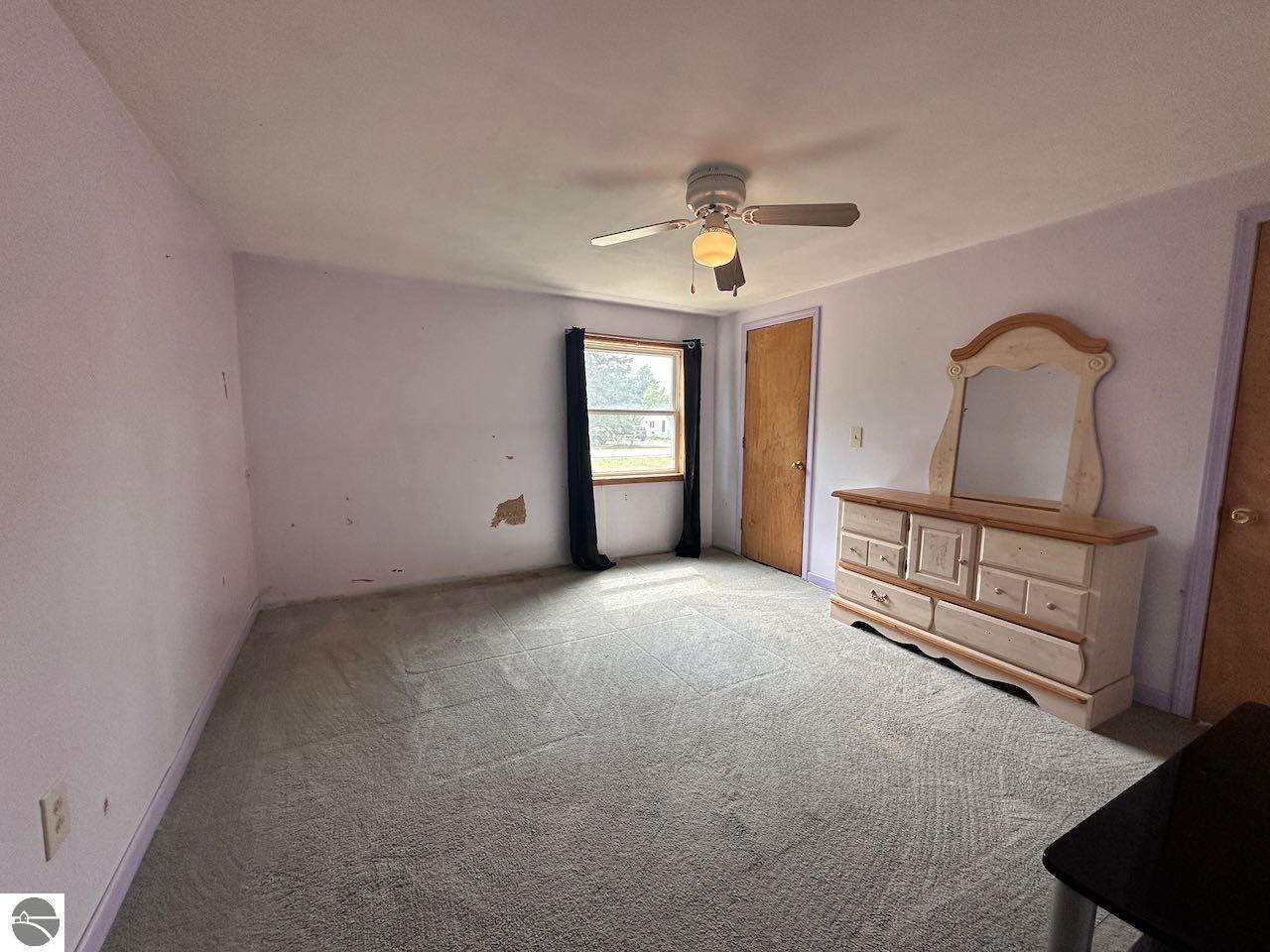 8872 Valley Road, Nw