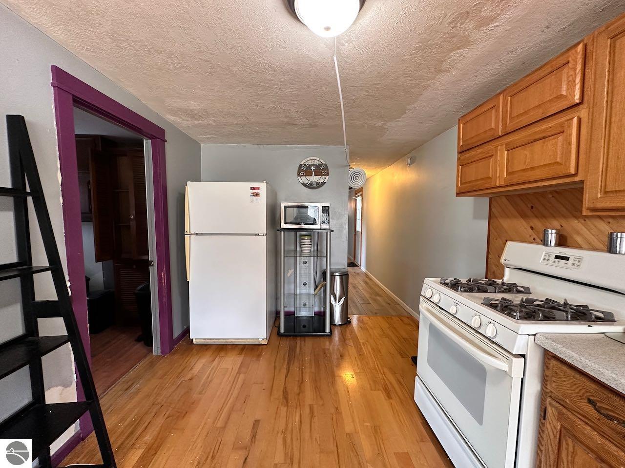 8872 Valley Road, Nw