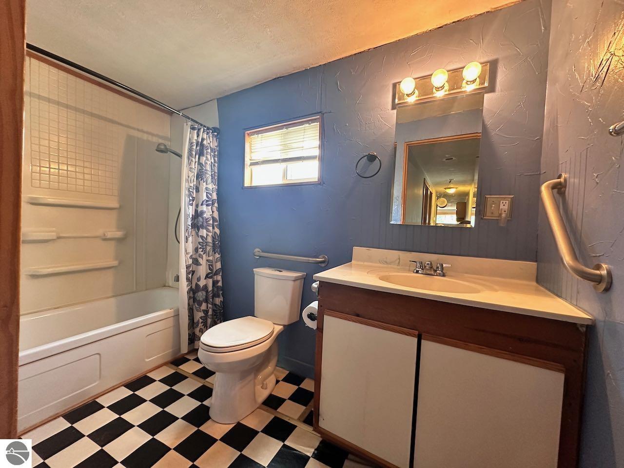 8872 Valley Road, Nw