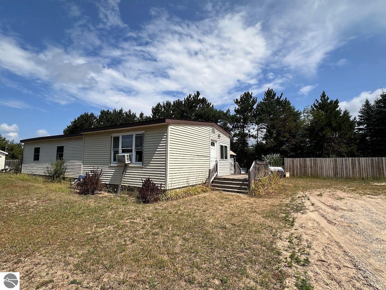 8872 Valley Road, Nw