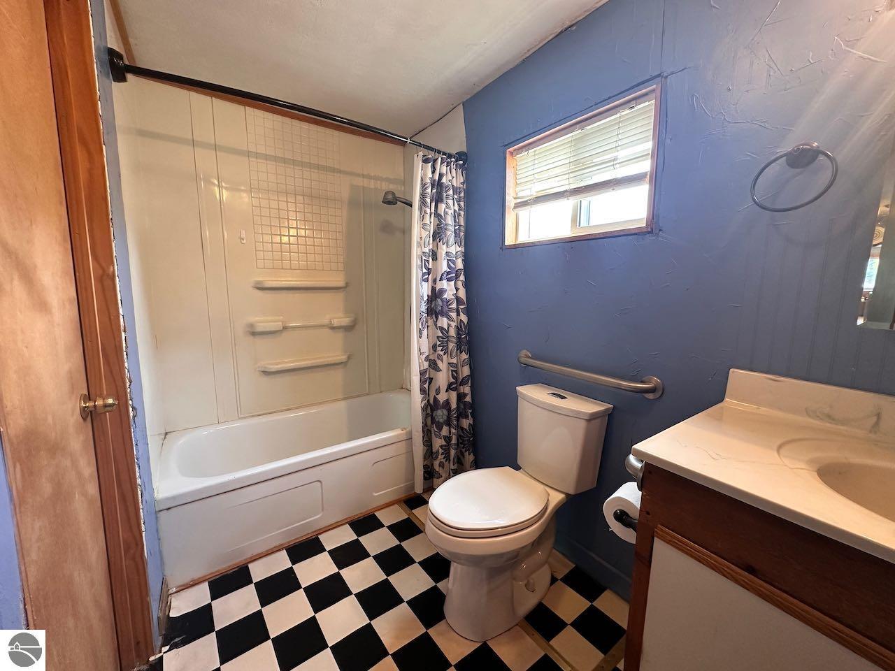 8872 Valley Road, Nw