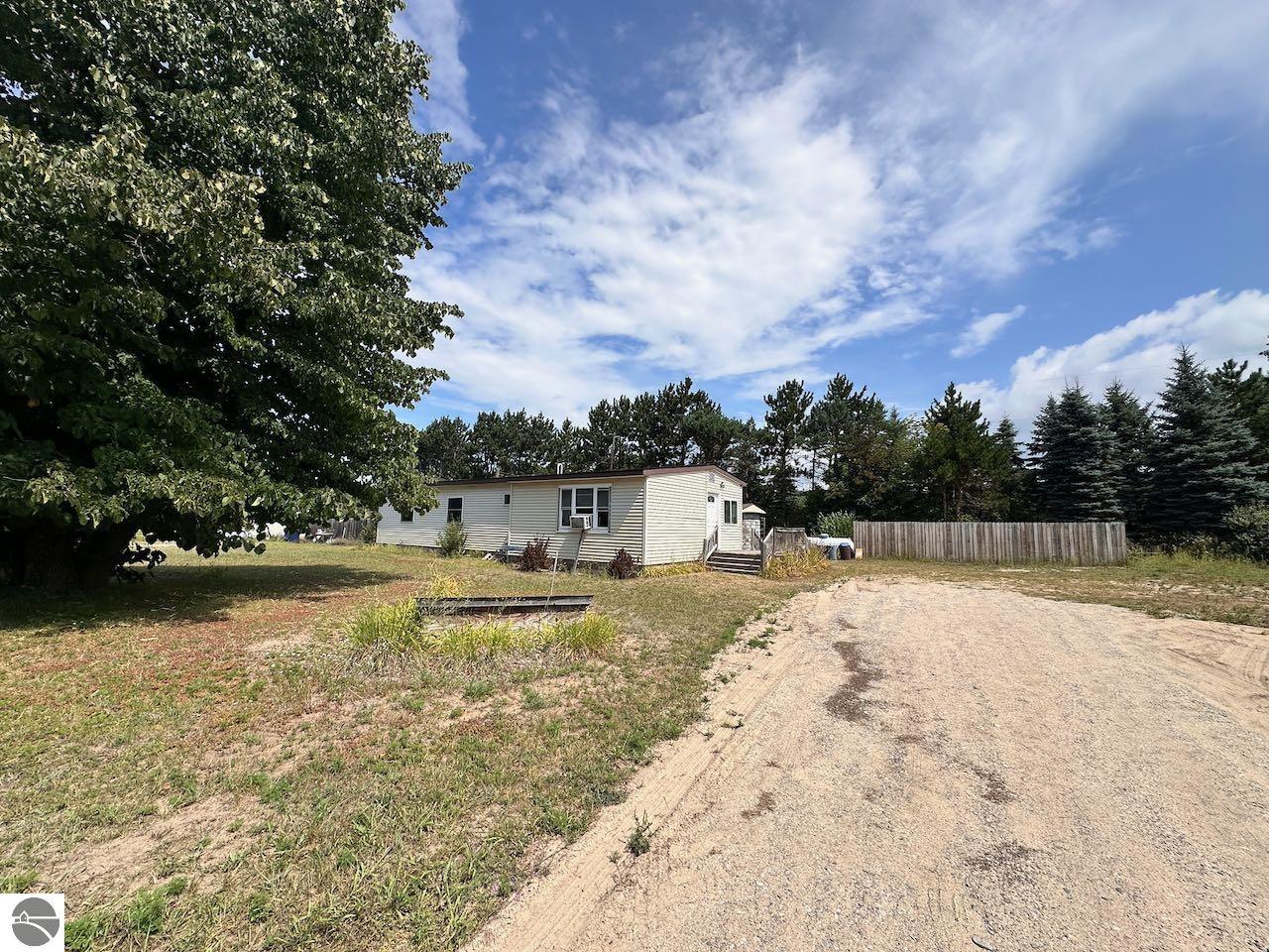 8872 Valley Road, Nw