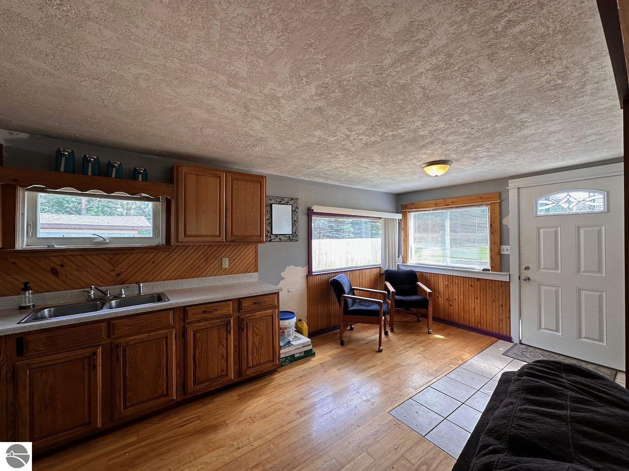 8872 Valley Road, Nw