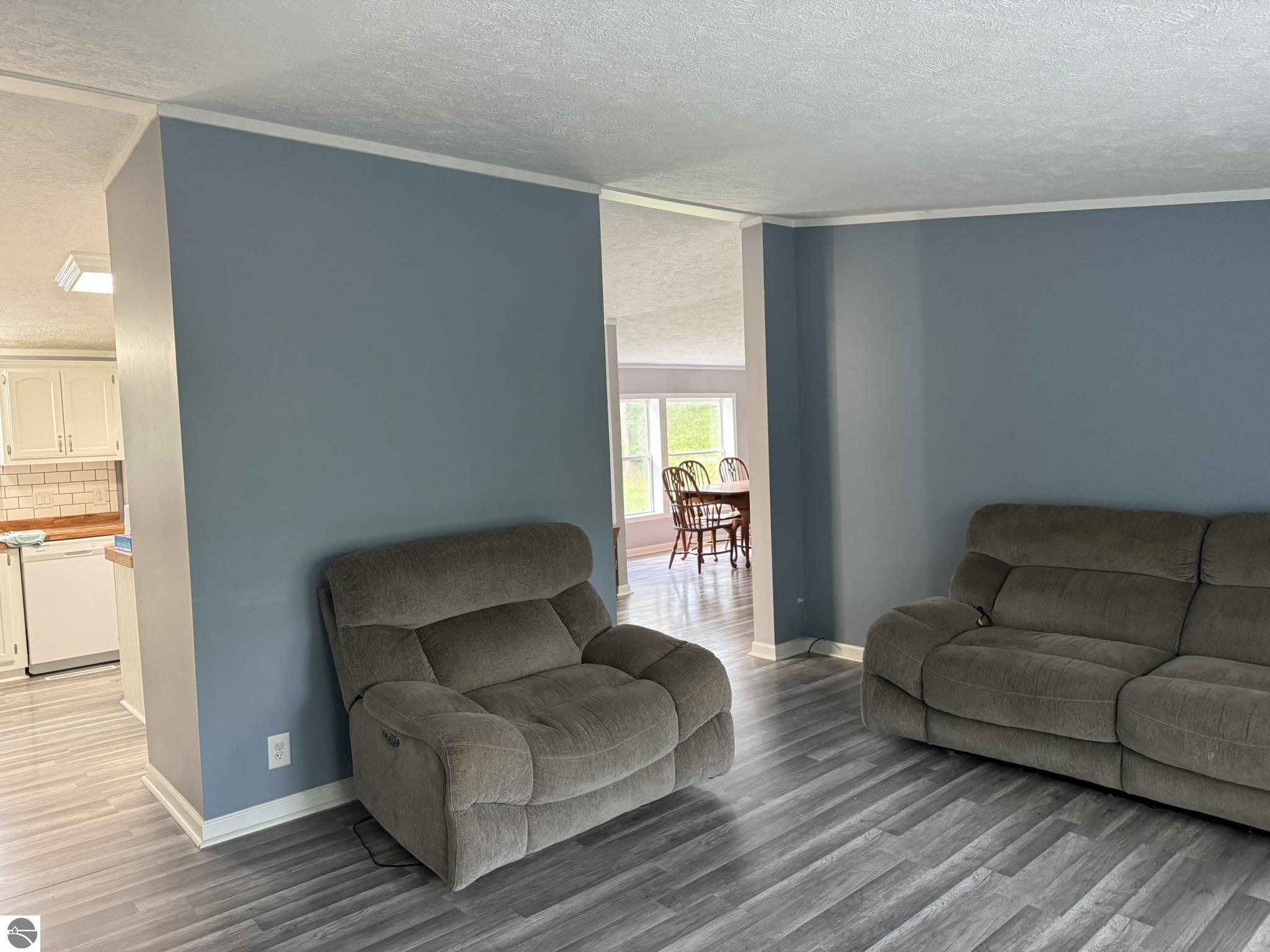 5609 Pine Aire