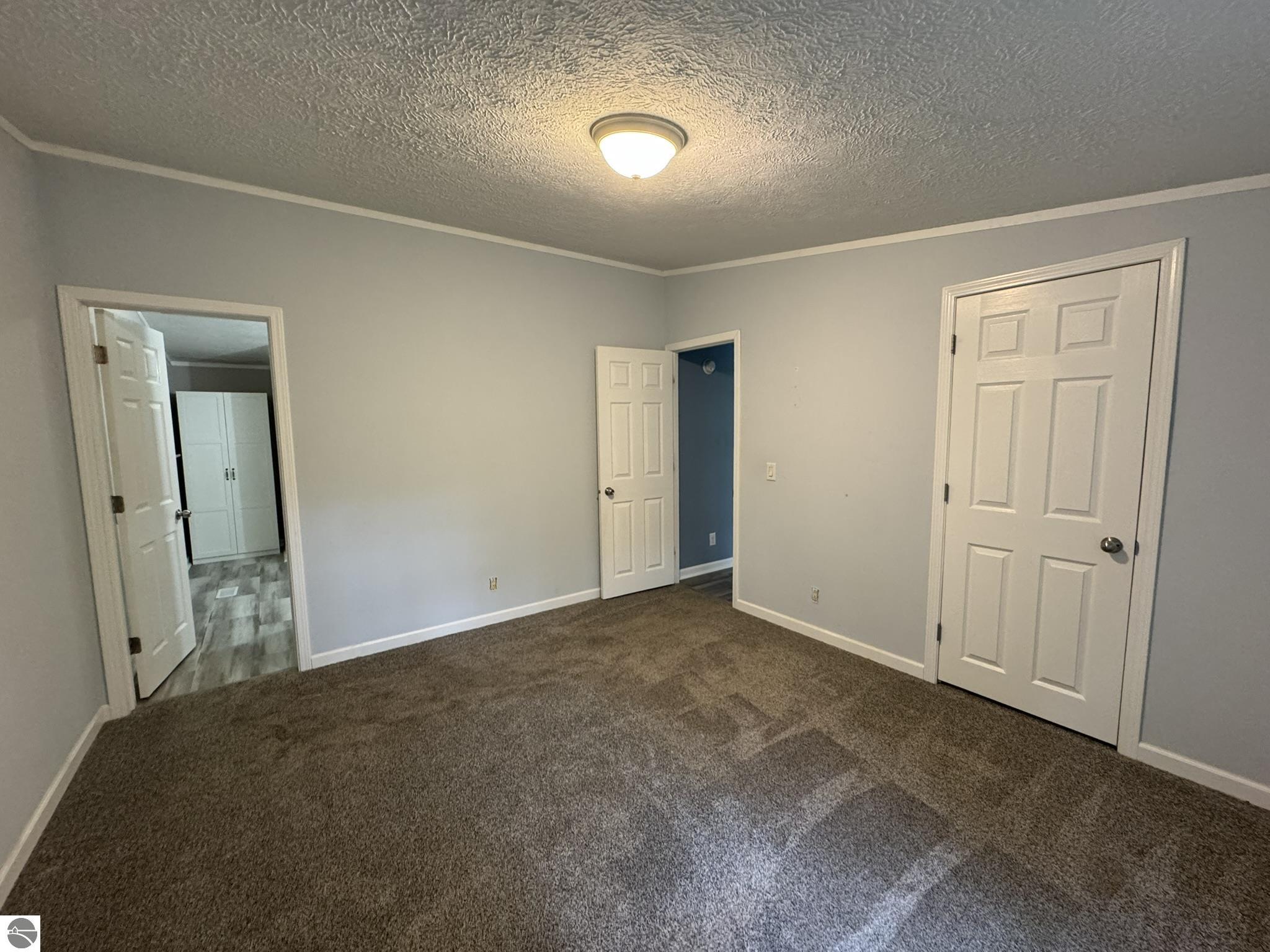 5609 Pine Aire