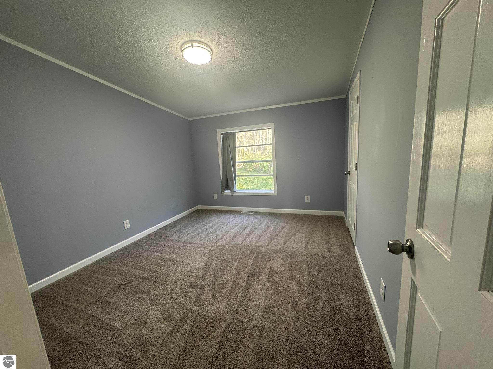 5609 Pine Aire