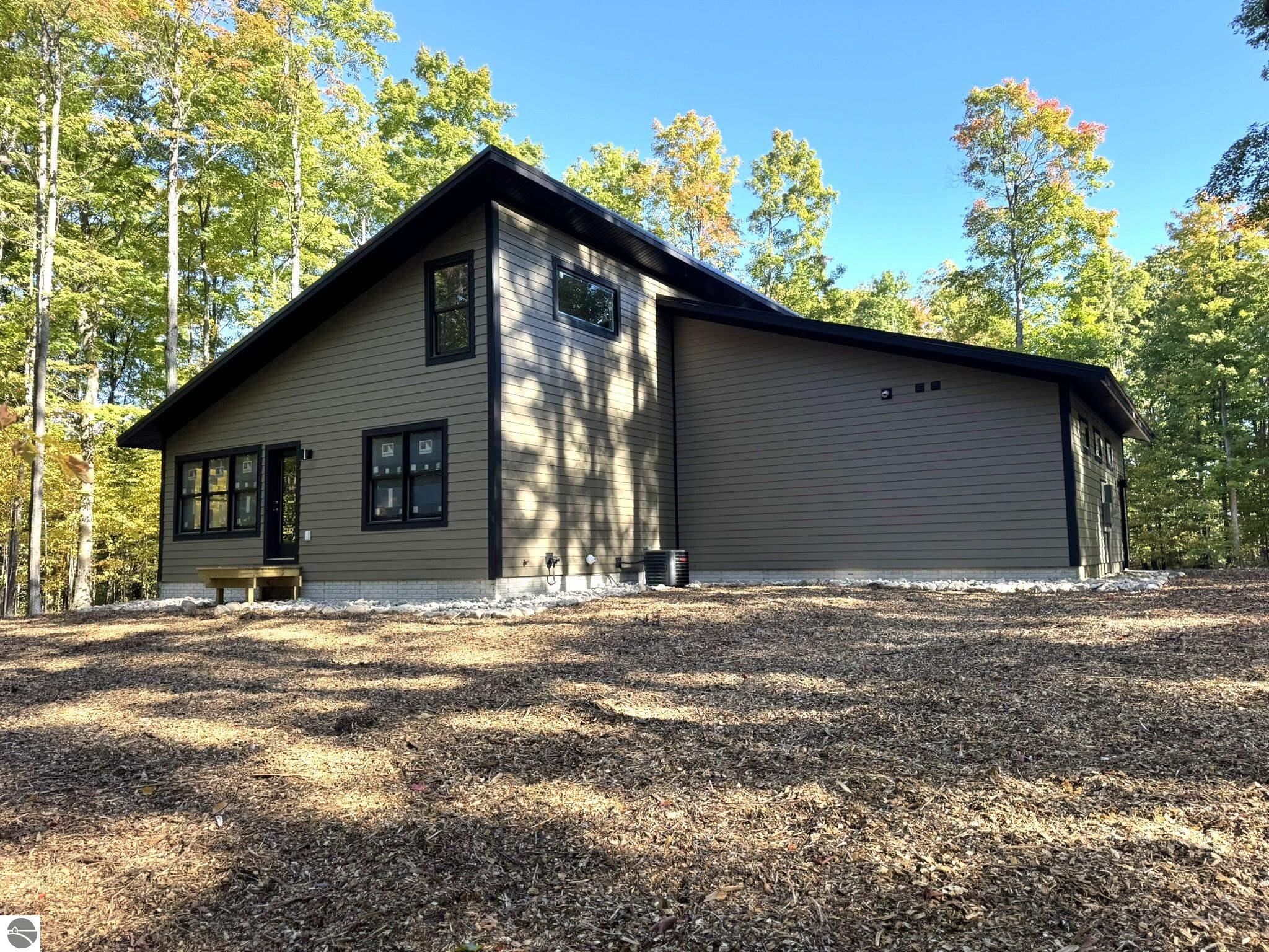 2418 Hawks Eye Drive