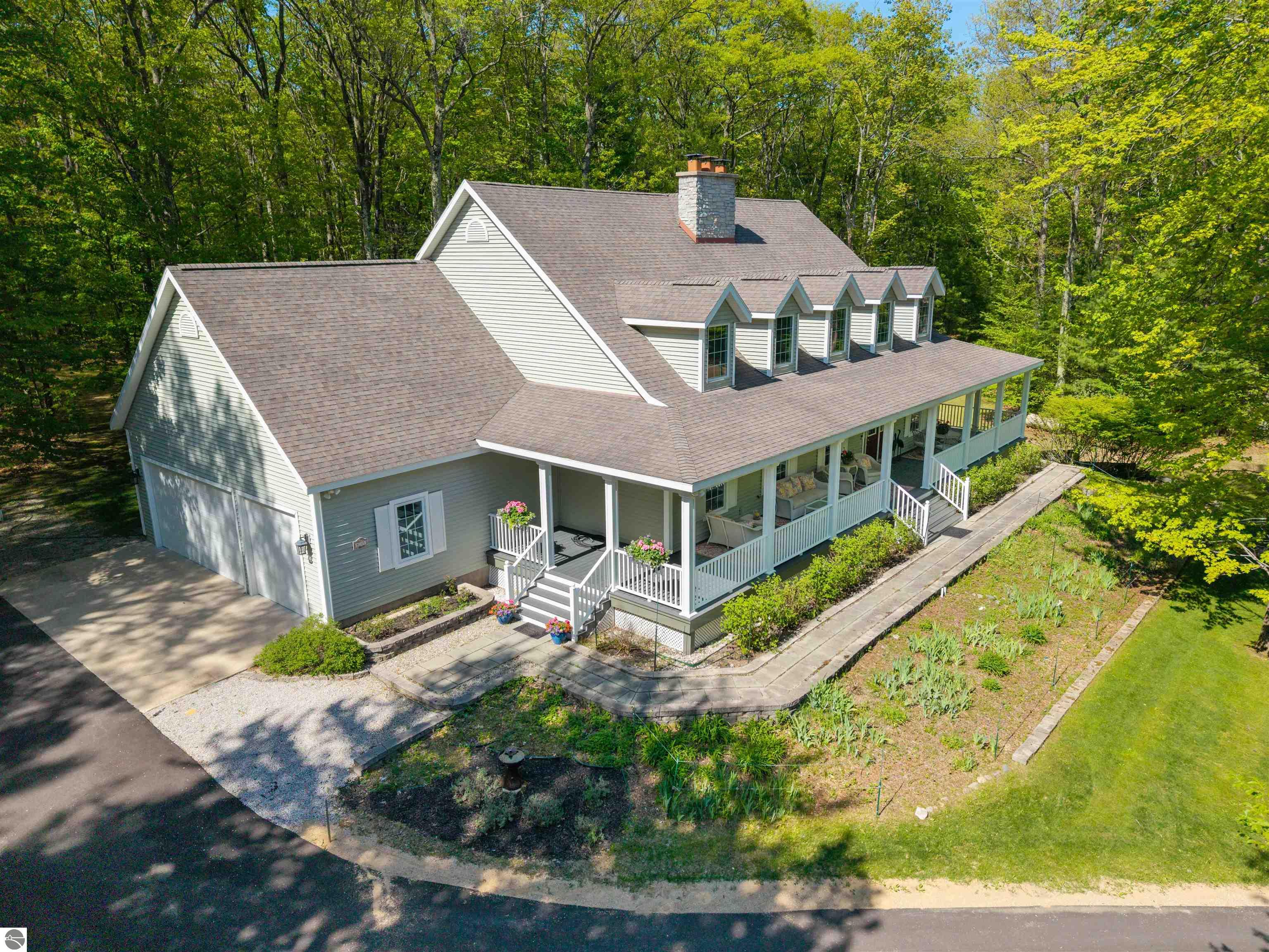 8745 Wheeler Oaks Drive