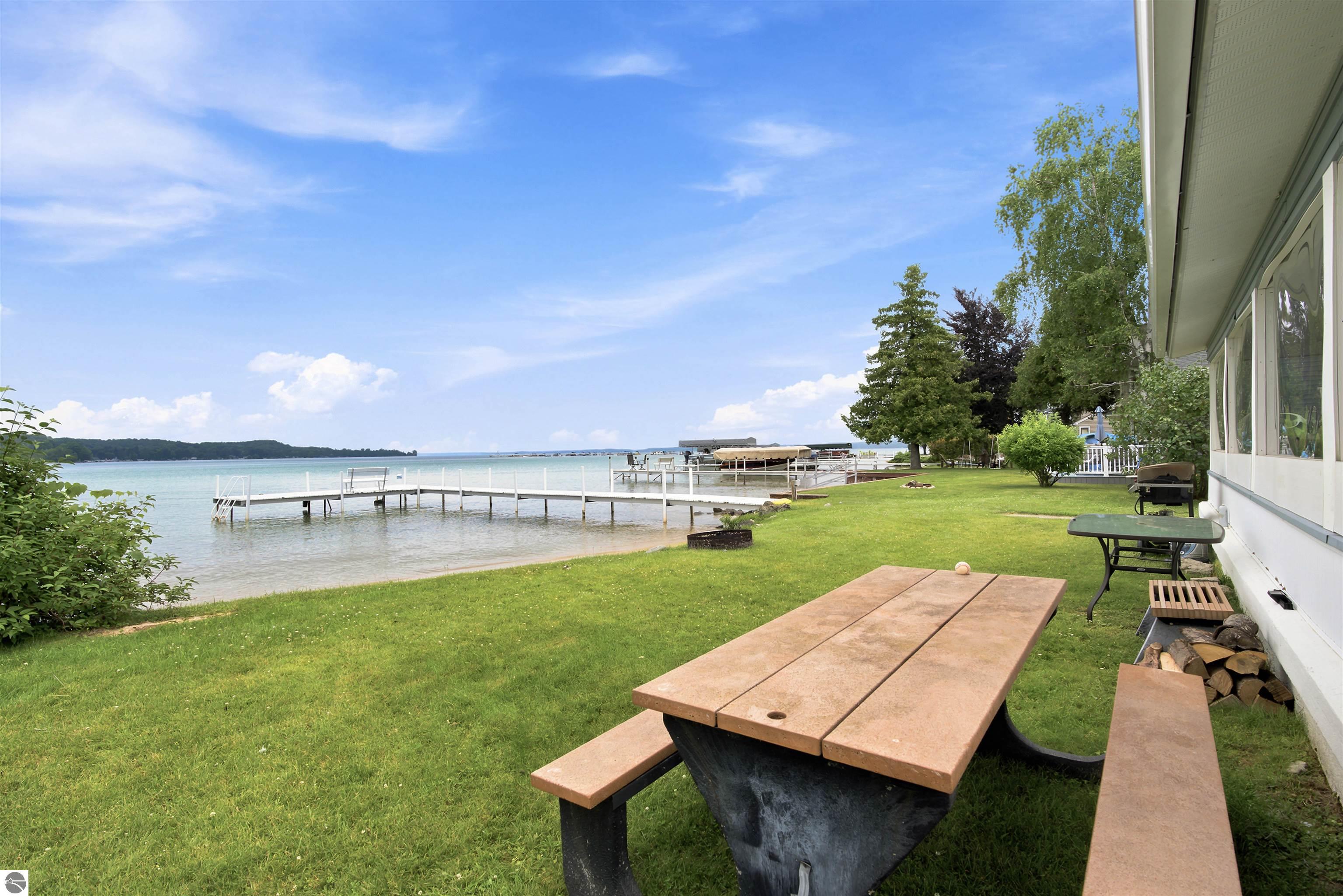 7636 Crystal Beach