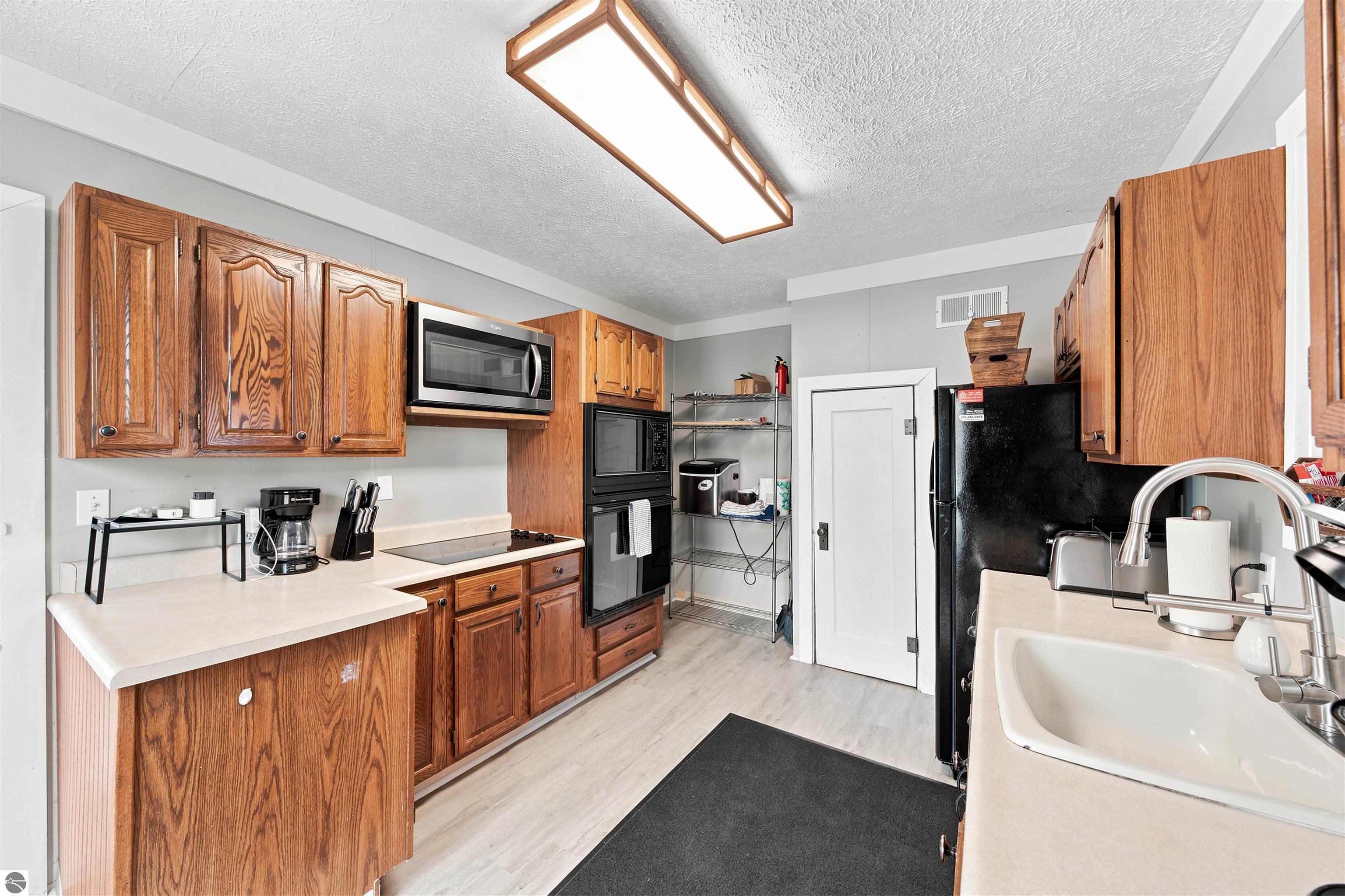 7636 Crystal Beach
