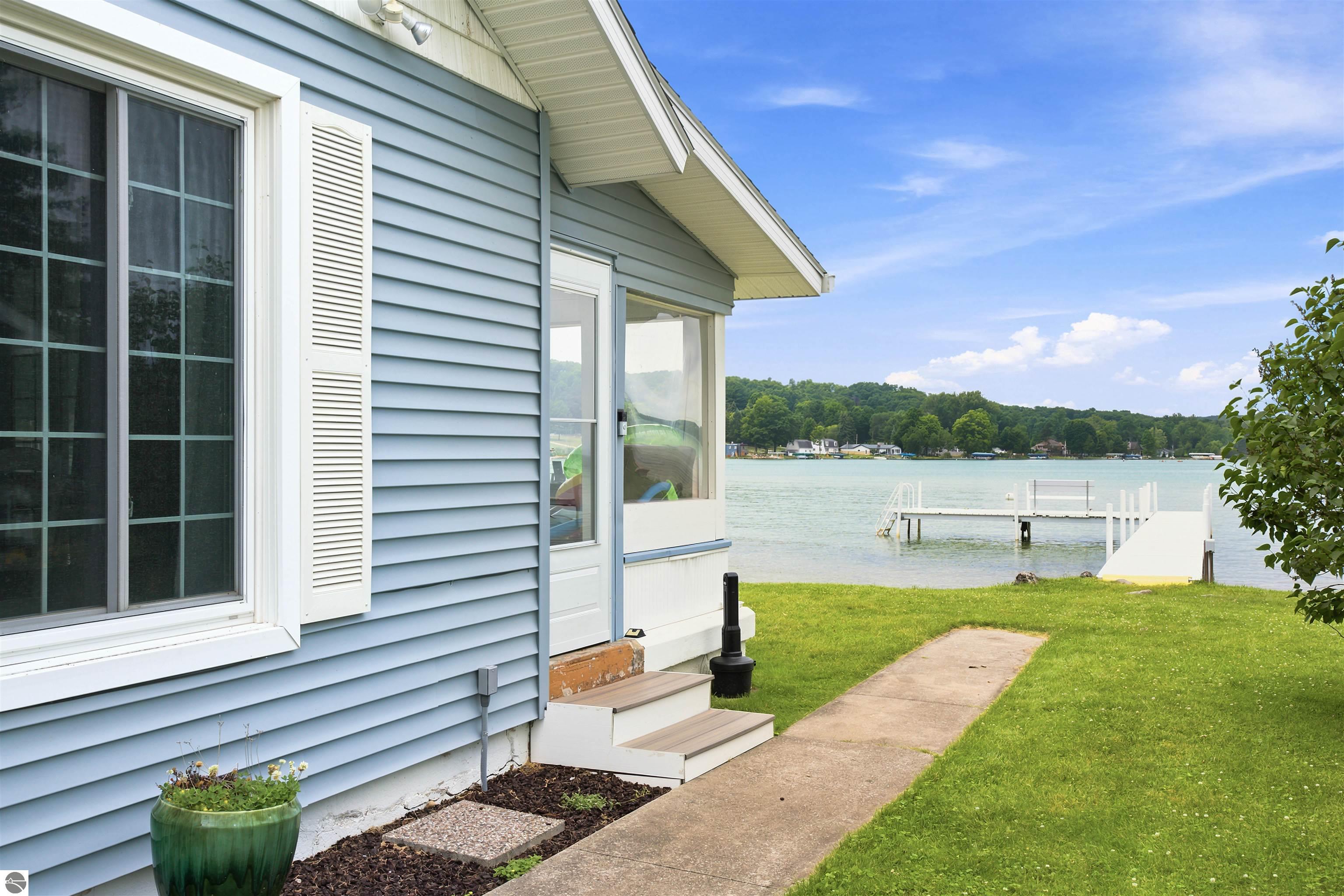 7636 Crystal Beach