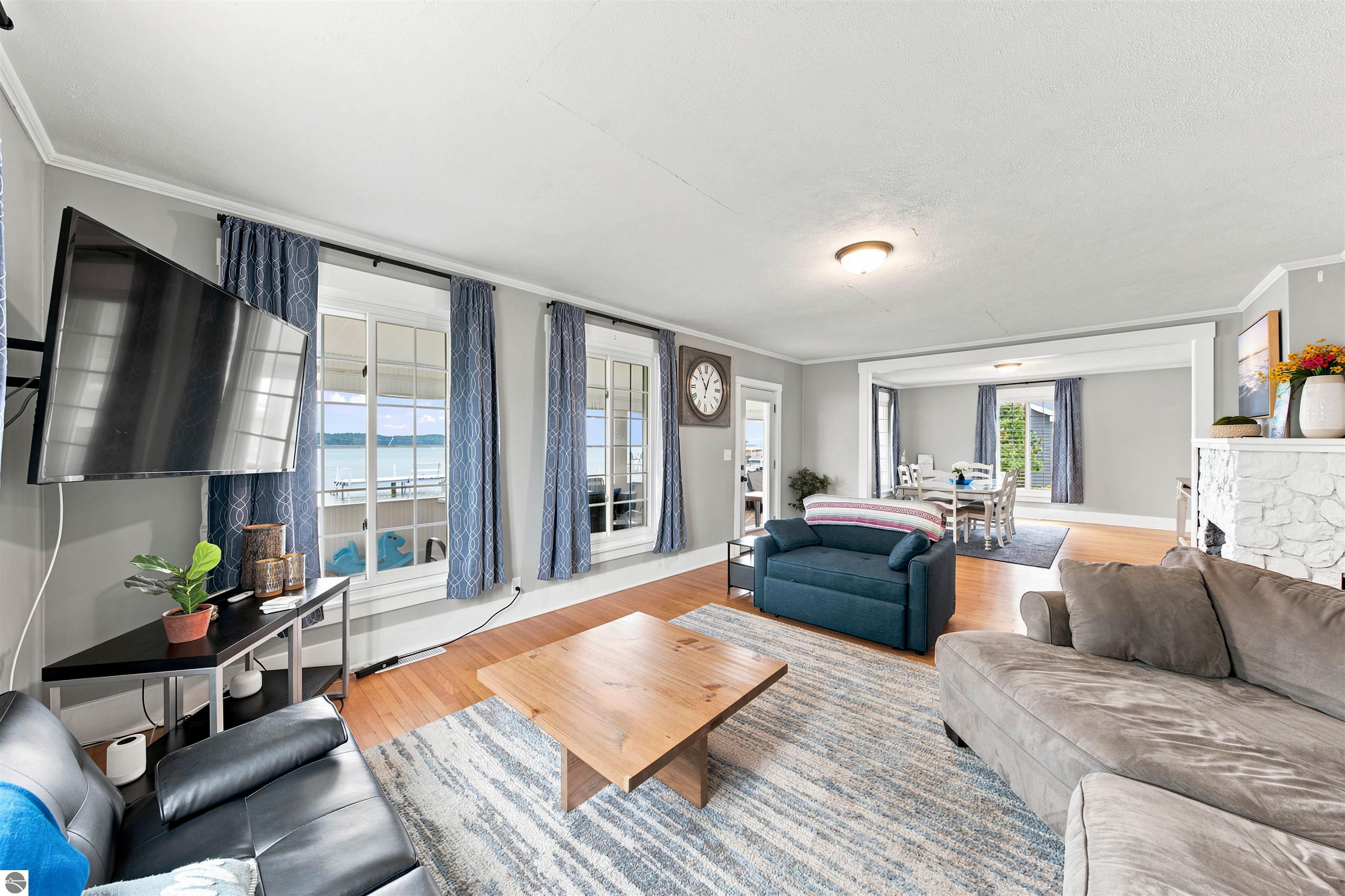 7636 Crystal Beach