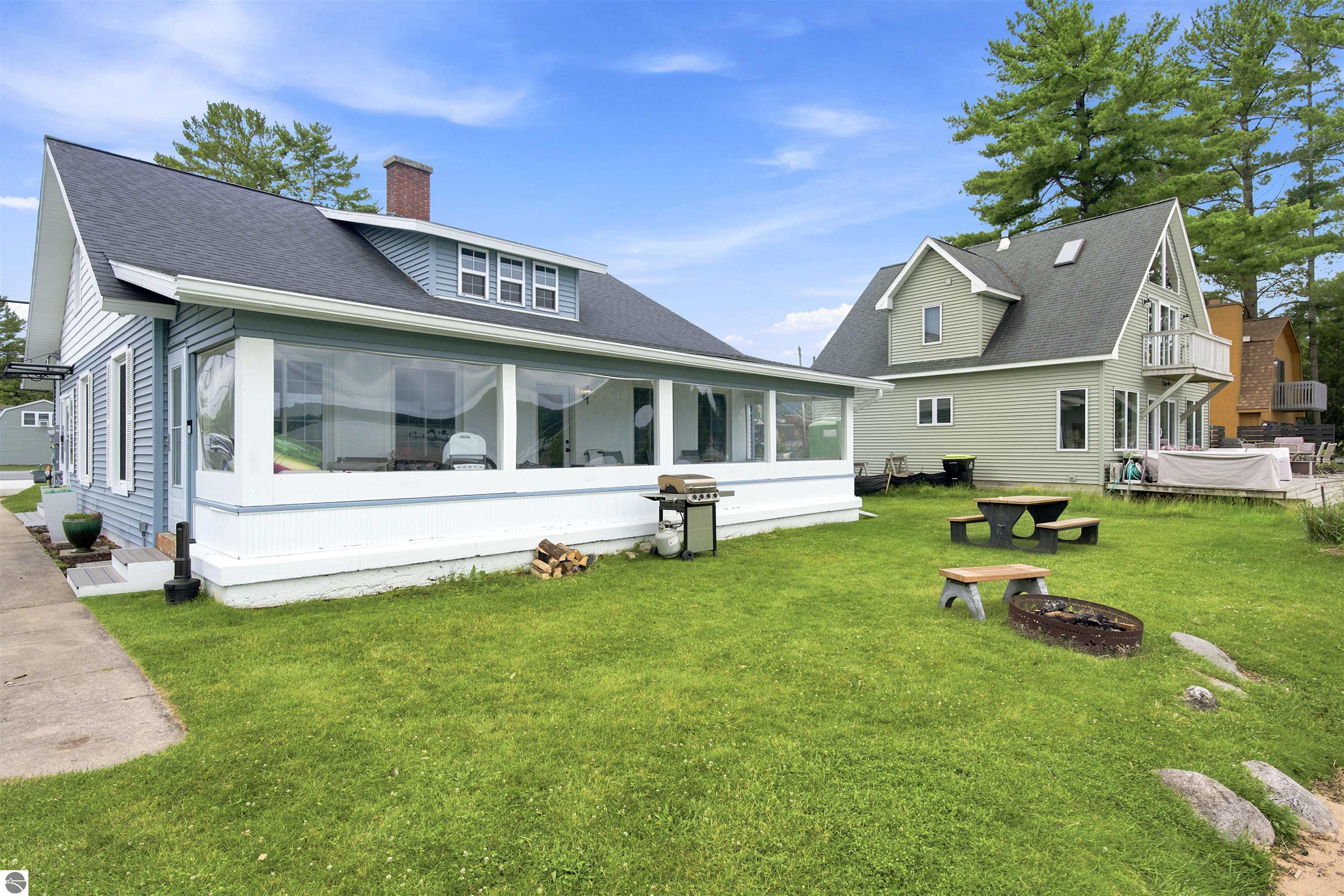 7636 Crystal Beach