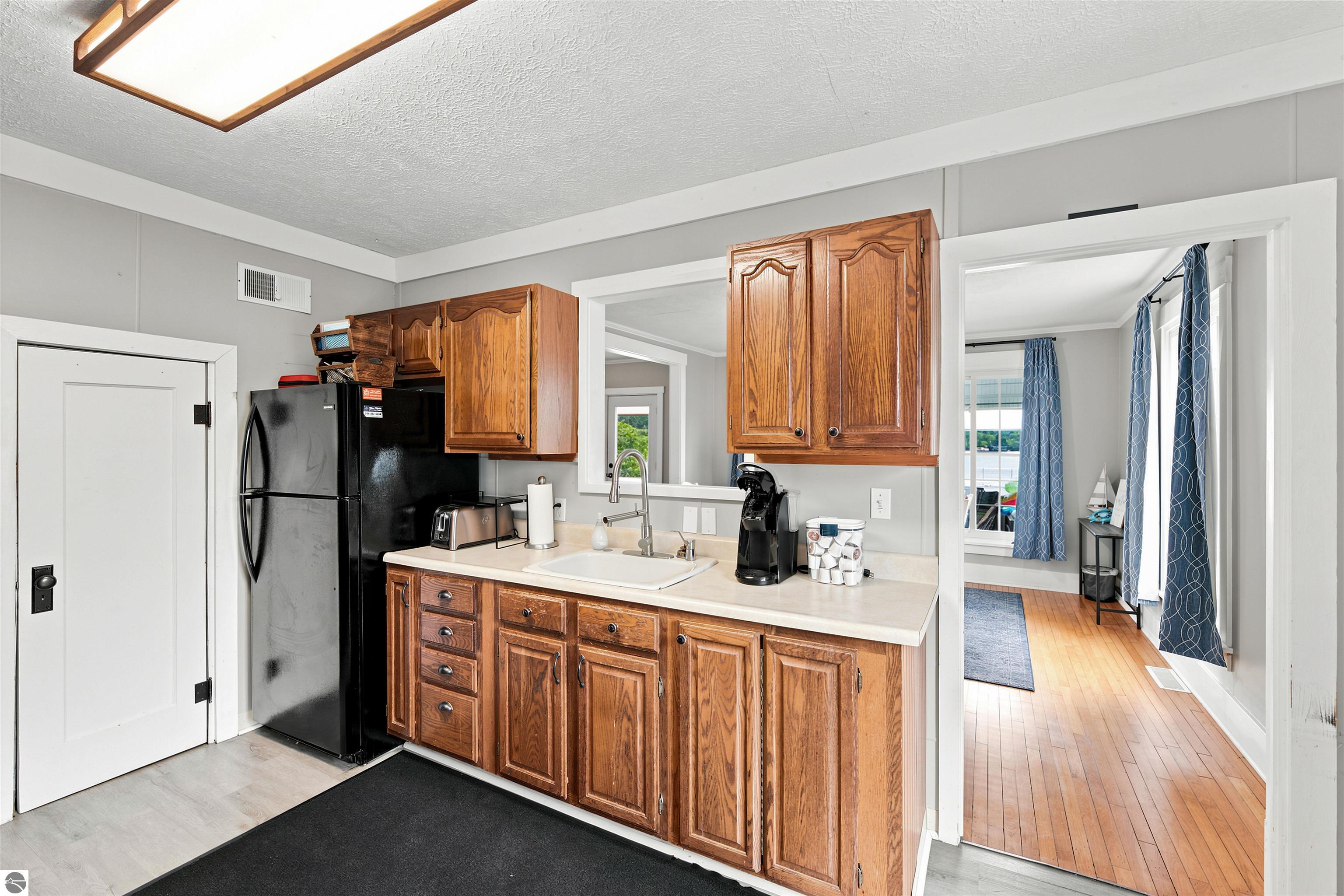 7636 Crystal Beach