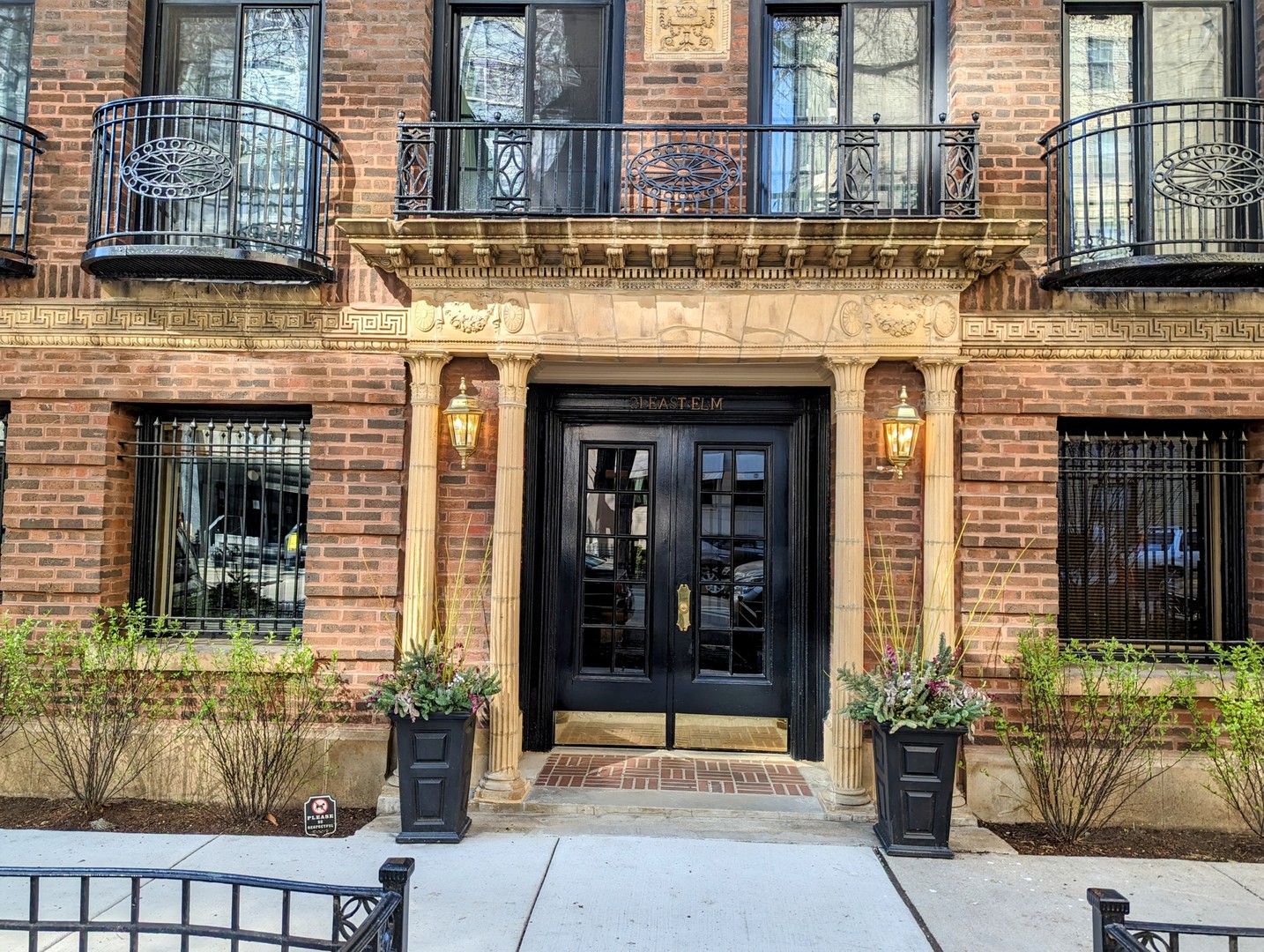 21 E Elm Street Unit: 3C