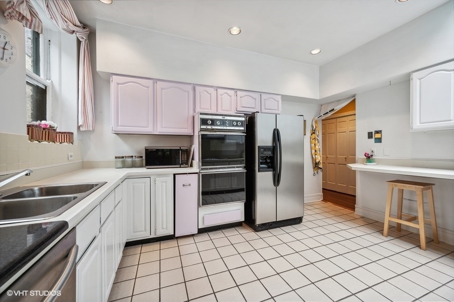 21 E Elm Street Unit: 3C