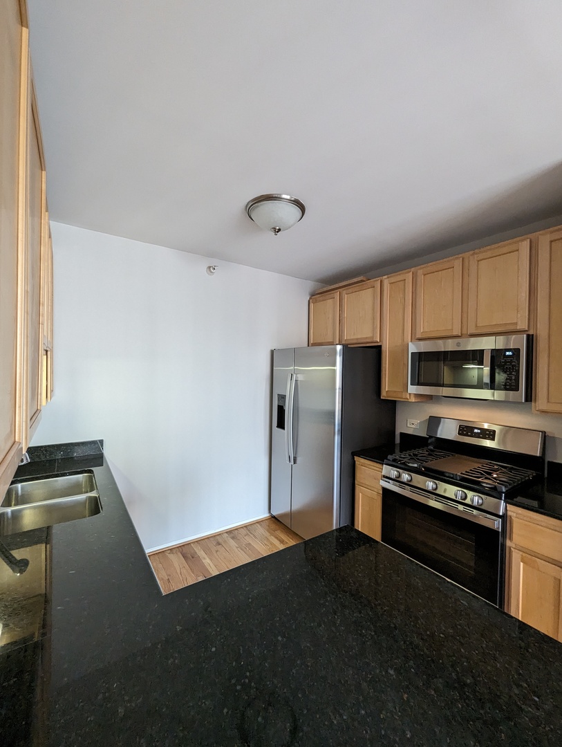600 N Dearborn Street Unit: 1105