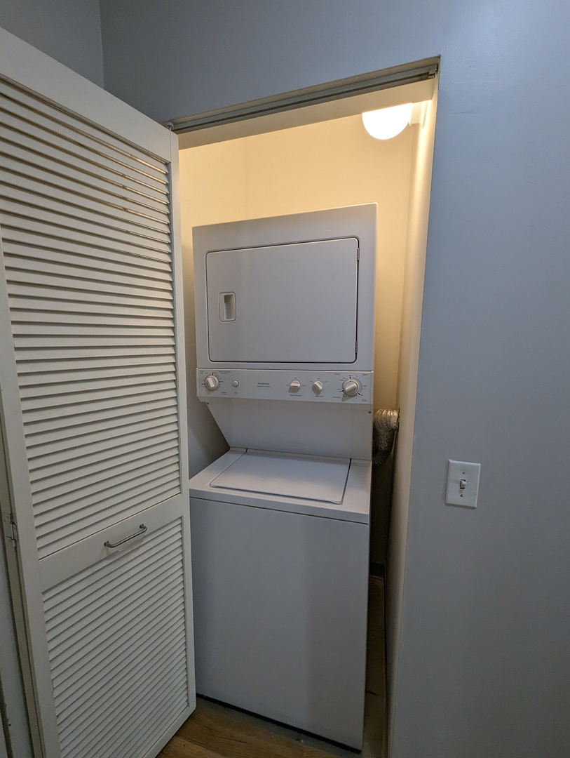 600 N Dearborn Street Unit: 1105