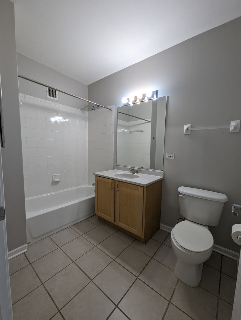 600 N Dearborn Street Unit: 1105