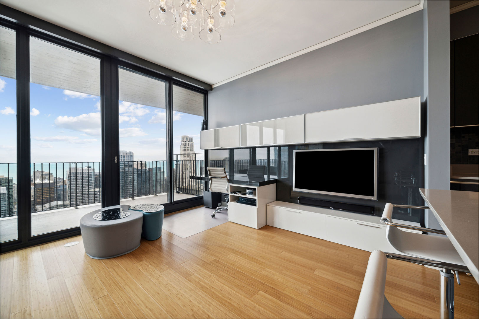 225 N Columbus Drive Unit: 5506