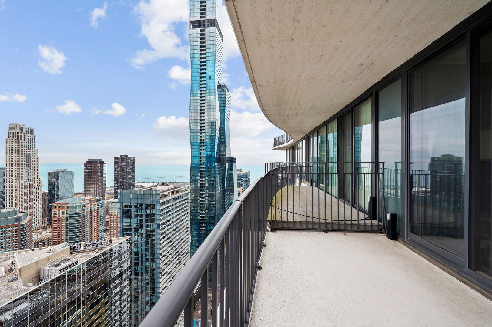 225 N Columbus Drive Unit: 5506