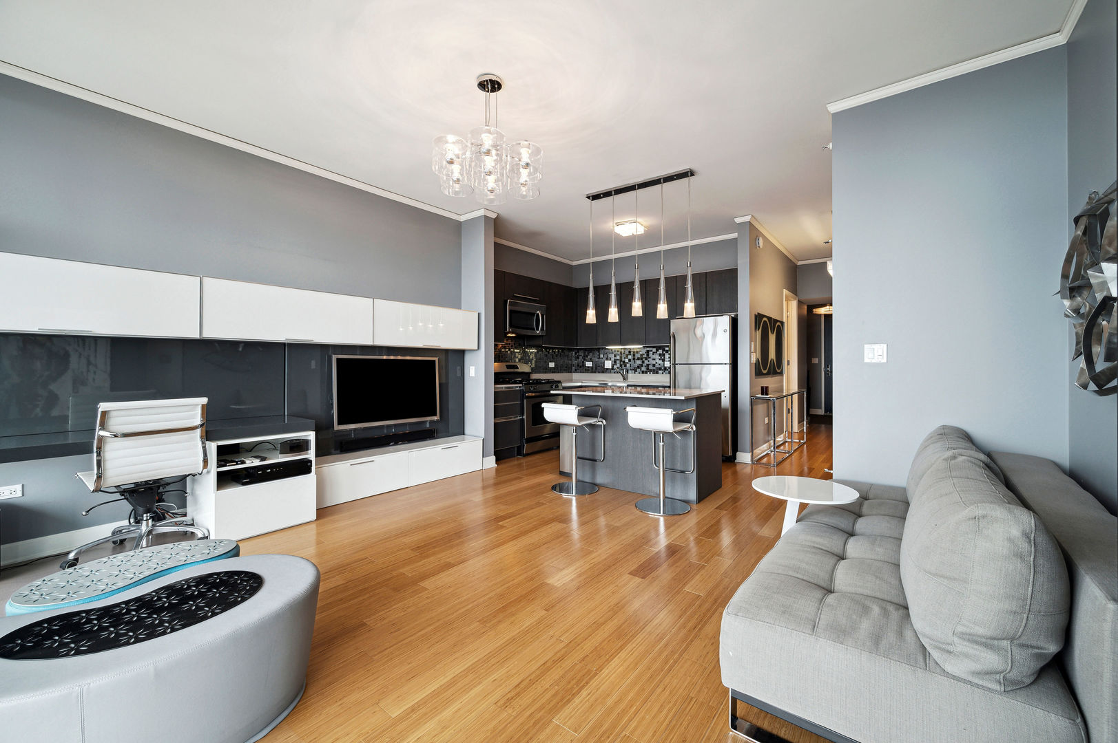 225 N Columbus Drive Unit: 5506