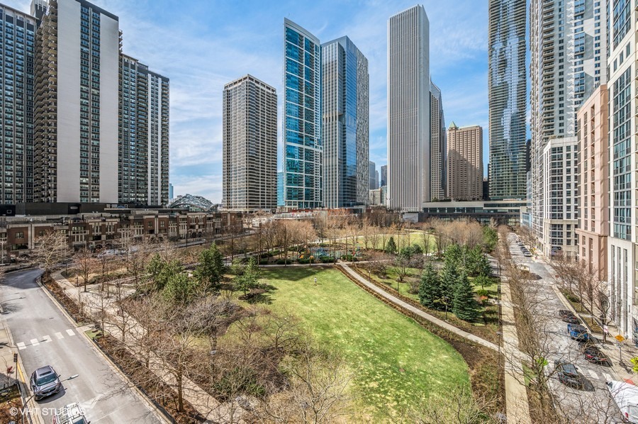 201 N Westshore Drive Unit: 607