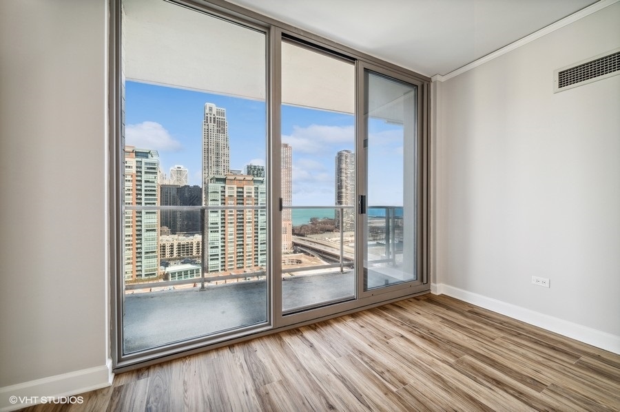 420 E Waterside Drive Unit: 2010