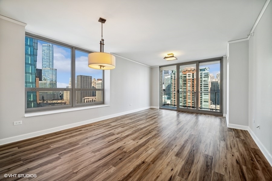 420 E Waterside Drive Unit: 2010