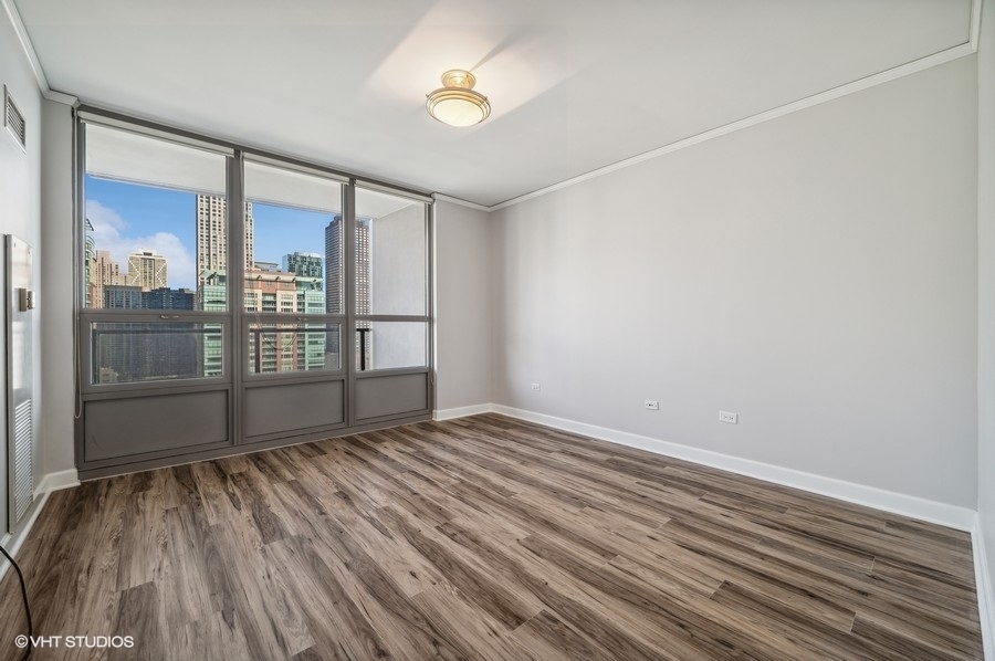 420 E Waterside Drive Unit: 2010